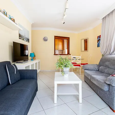 Apartment Tropical Position *