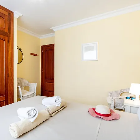 Tropical Position Apartment