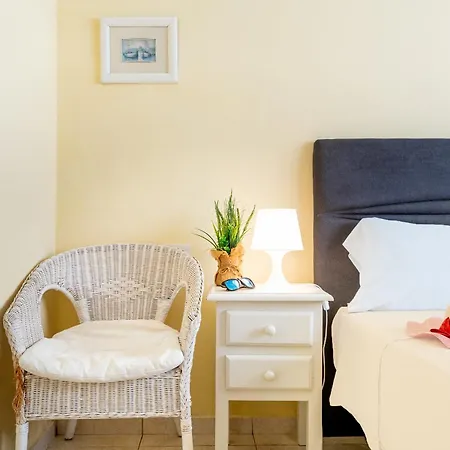 Apartment Tropical Position *