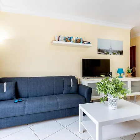 Apartment Tropical Position *