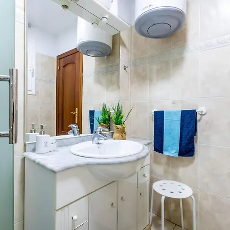 Apartment Tropical Position *
